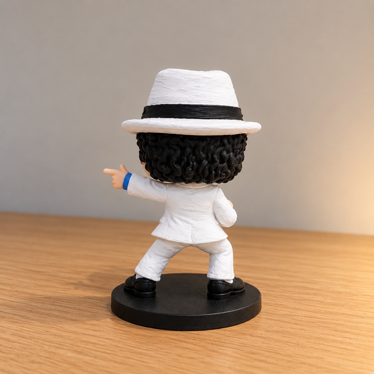 Michael Jackson – Smooth Criminal Collectible Figure